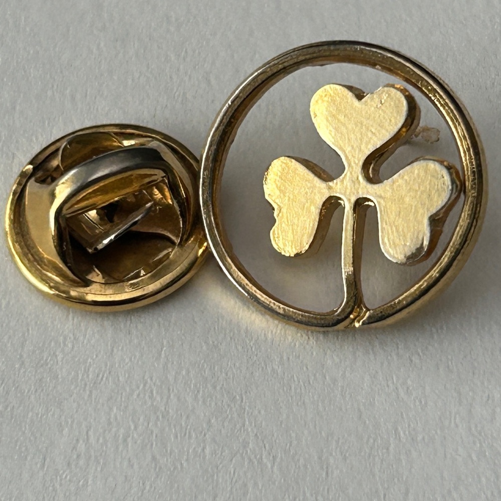 Gold Clover Heart Pendant